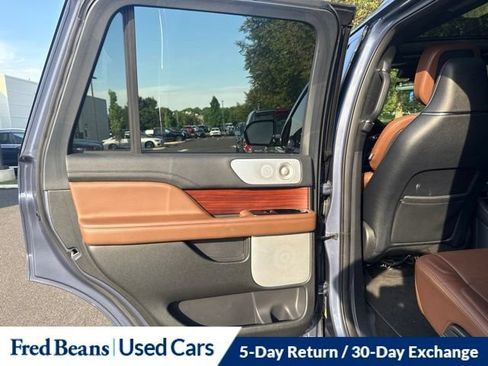 Used 2022 Lincoln Navigator Reserve AWD/4WD image 15