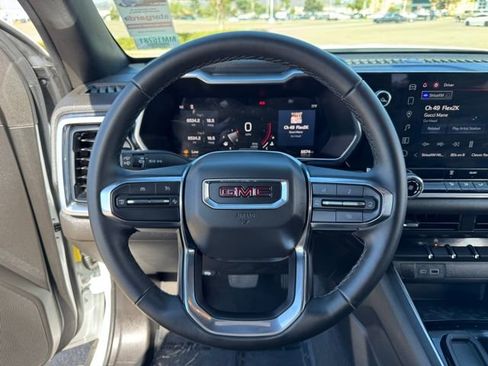 Used 2024 GMC Canyon Elevation image 8
