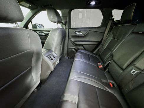 Used 2024 Chevrolet Blazer Premier w/ Enhanced Convenience Package FWD image 23