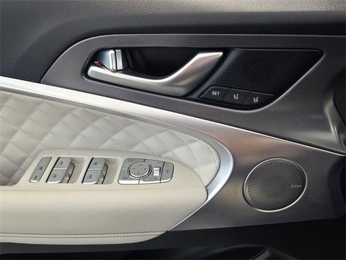 Used 2025 Genesis G70 3.3T Advanced w/ Sport Prestige Package image 27