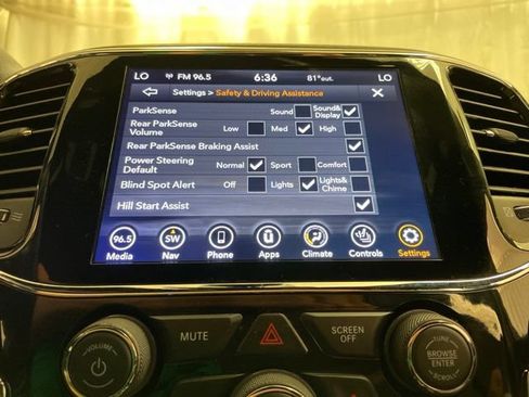 Used 2019 Jeep Grand Cherokee Limited AWD/4WD image 29