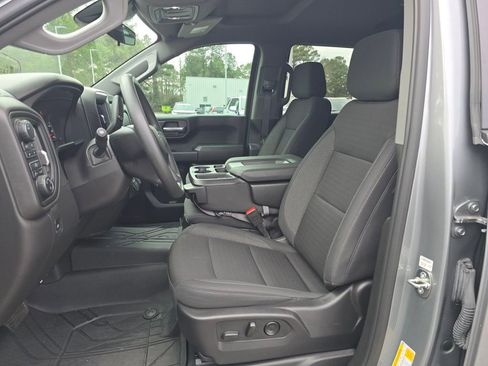 Used 2024 Chevrolet Silverado 1500 Custom Trail Boss w/ LPO, Dark Essentials Package image 9