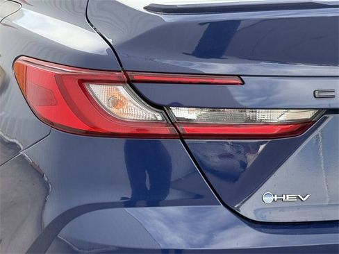 Used 2025 Toyota Camry SE image 6