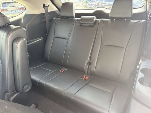 Used 2022 Toyota Highlander XLE FWD image 24