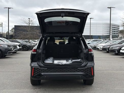 New 2026 Volkswagen Tiguan SE R-Line FWD image 15