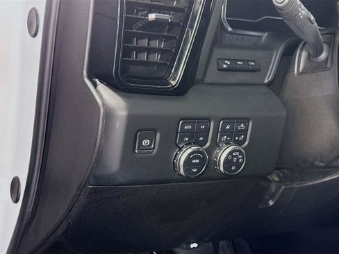 Used 2025 GMC Sierra 3500 AT4 w/ AT4 Premium Plus Package AWD/4WD image 4