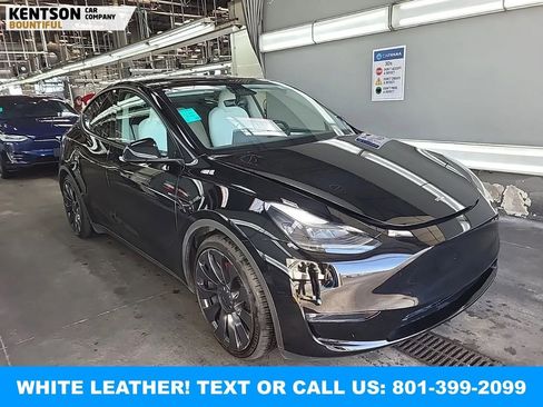 Used 2023 Tesla Model Y Performance image 6