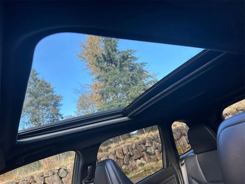 Certified 2025 Subaru Forester Limited image 15