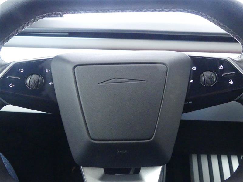 Used 2024 Tesla Cybertruck AWD Crew Cab image 17