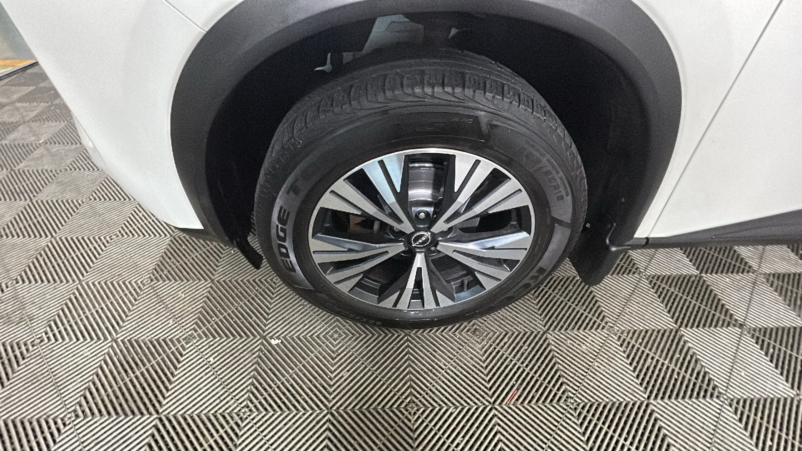 Used 2023 Nissan Rogue SV w/ SV Premium B Package AWD/4WD image 11