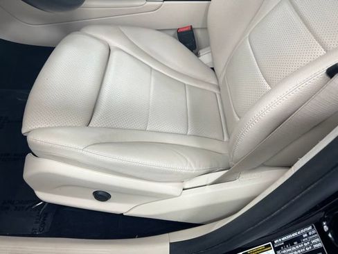 Used 2021 Mercedes-Benz GLC 300 4MATIC image 14