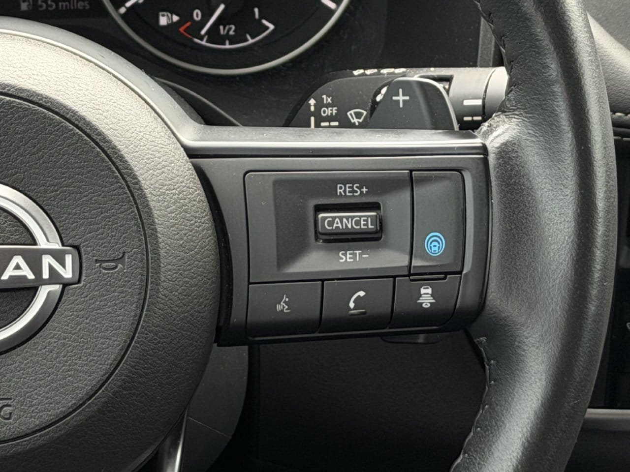 Used 2024 Nissan Rogue SV w/ SV Premium Package FWD image 14