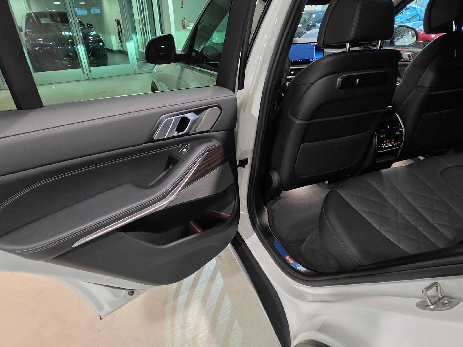 Used 2026 BMW X5 xDrive40i AWD/4WD image 18