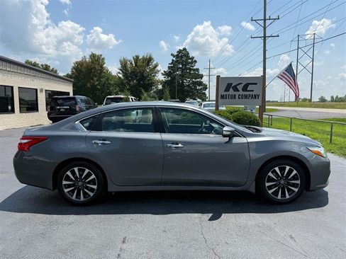 Used 2016 Nissan Altima 2.5 SL w/ 2.5 Technology Package FWD image 6