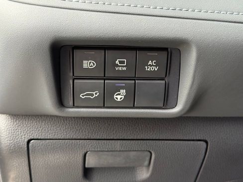Used 2026 Toyota Highlander Platinum AWD/4WD image 12