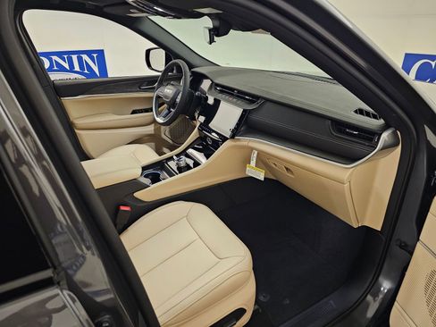 New 2026 Jeep Grand Cherokee Limited image 33