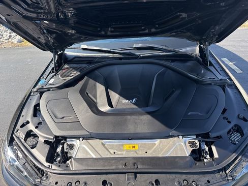 Used 2023 BMW i4 eDrive40 w/ Premium Package image 18