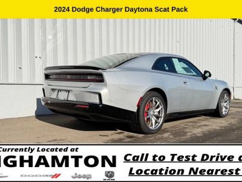 Used 2024 Dodge Charger Daytona Scat Pack w/ Plus Group AWD/4WD image 11