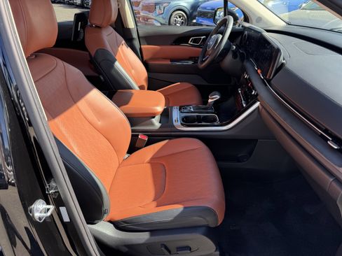 Certified 2024 Kia Carnival SX image 13