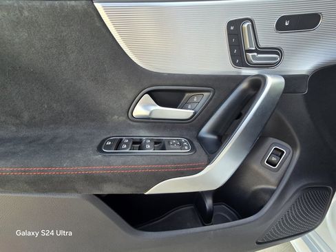 Used 2020 Mercedes-Benz CLA 250 image 13