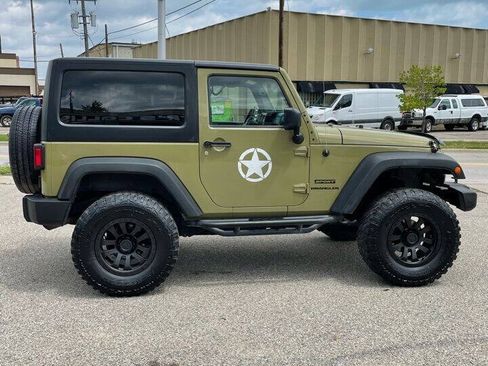 Used 2013 Jeep Wrangler Sport AWD/4WD image 4