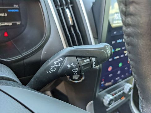 Used 2024 Ford Edge SEL w/ Sport Appearance Package image 29