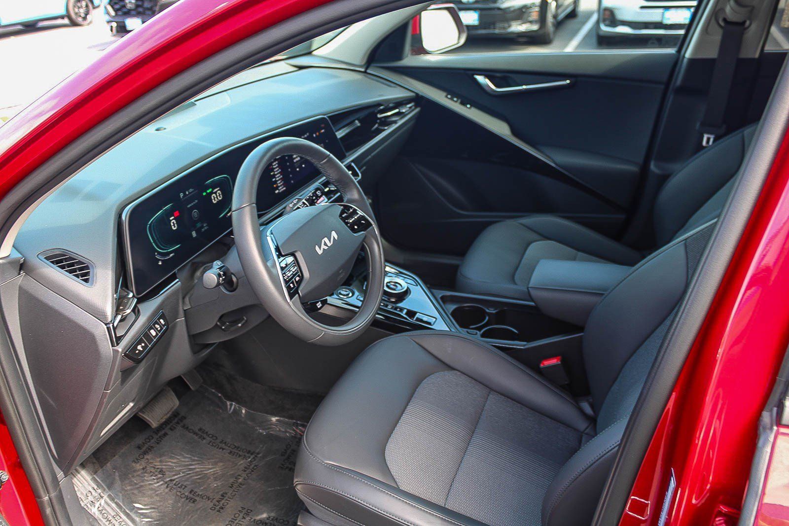 Used 2025 Kia Niro LX FWD image 19