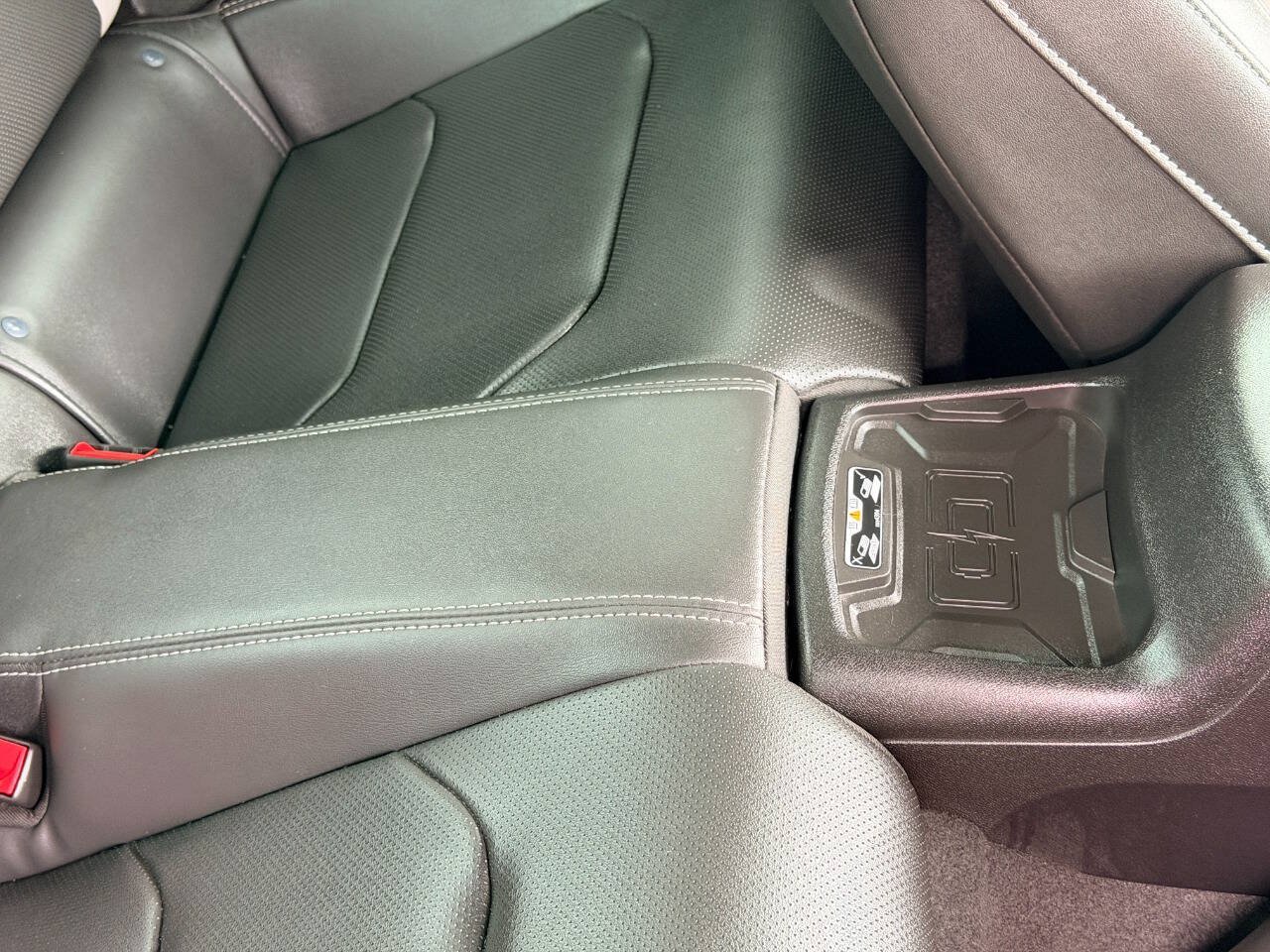 Used 2018 Chevrolet Camaro SS RWD image 23