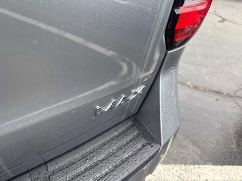 Used 2024 Ford Expedition Max XLT image 7