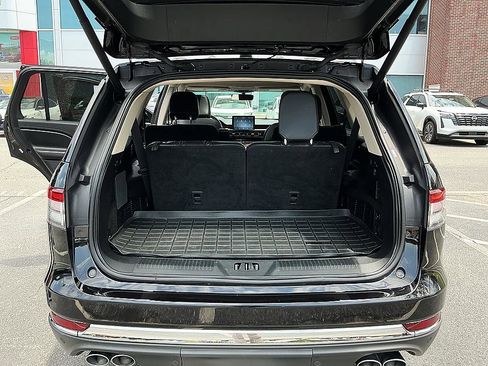 Used 2021 Lincoln Aviator Reserve w/ Elements Package Plus AWD/4WD image 25