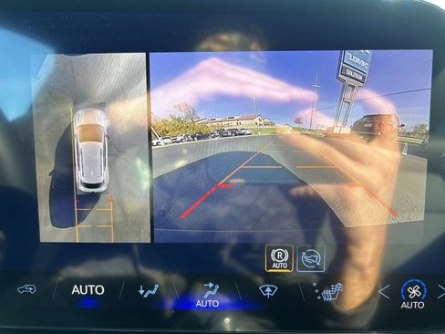 New 2026 Chevrolet Equinox EV LT w/ LPO, Blackout Package FWD image 28