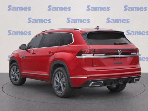 Used 2024 Volkswagen Atlas Cross Sport SEL R-Line AWD/4WD image 4