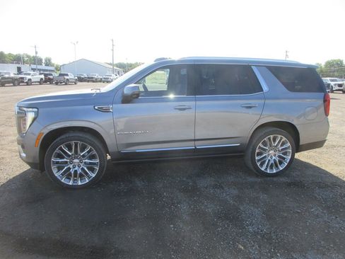 New 2026 GMC Yukon Denali w/ Denali Reserve Package AWD/4WD image 7