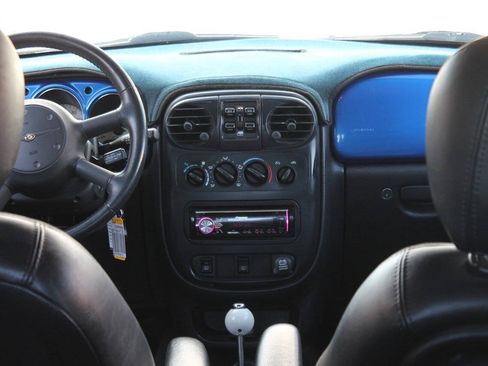 Used 2004 Chrysler PT Cruiser Limited FWD image 28