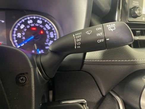 Used 2020 Toyota RAV4 LE AWD/4WD image 14