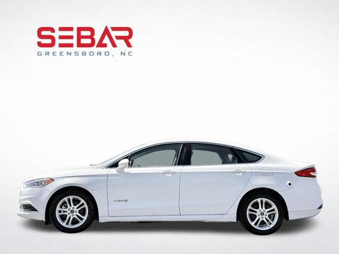 Used 2018 Ford Fusion SE w/ Equipment Group 602A FWD image 9