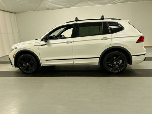 Used 2023 Volkswagen Tiguan SE R-Line image 7