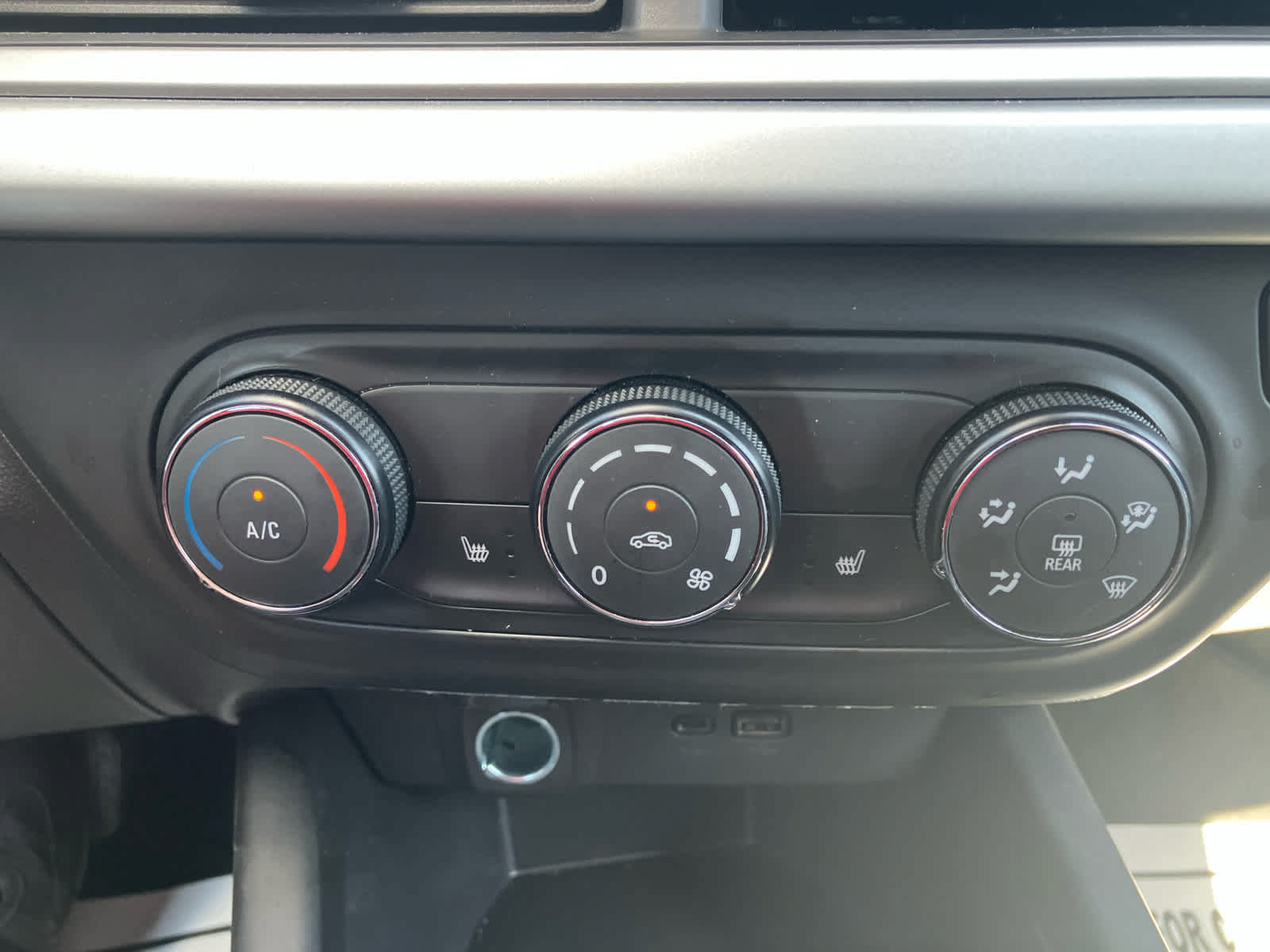 Used 2026 Chevrolet Trax LS w/ LS Convenience Package FWD image 20