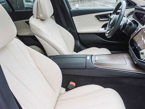 Used 2024 Mercedes-Benz E 450 4MATIC Sedan image 16