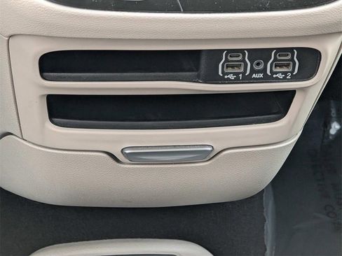 Used 2023 Chrysler Voyager LX image 19