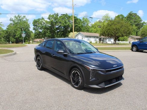 Used 2025 Kia K4 EX FWD image 3