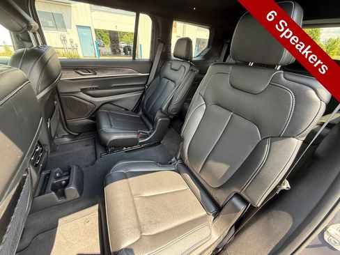 Used 2024 Jeep Grand Cherokee L Limited AWD/4WD image 35