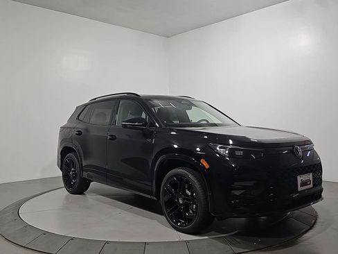 New 2025 Volkswagen Tiguan SE R-Line image 7