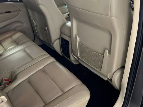 Used 2015 Jeep Grand Cherokee Limited w/ Luxury Group II AWD/4WD image 14