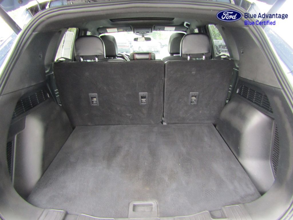 Certified 2025 Ford Escape ST-Line w/ Tech Pack #1 AWD/4WD image 11