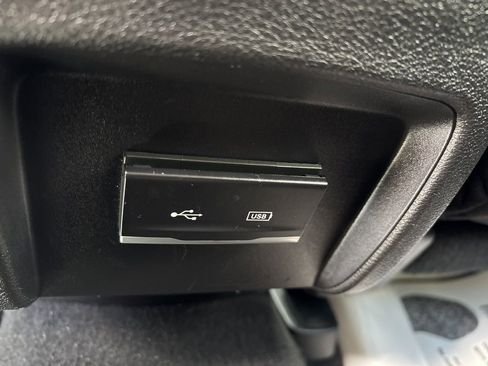 Used 2020 Jeep Cherokee Latitude Plus image 17