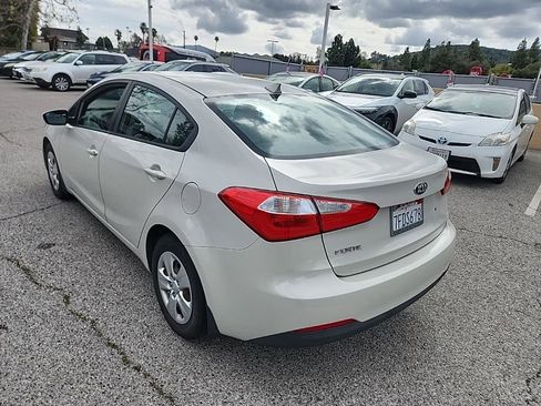 Used 2014 Kia Forte LX image 2
