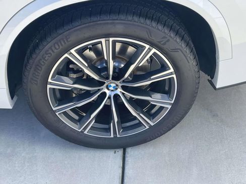 Used 2022 BMW X5 xDrive40i w/ M Sport Package image 12