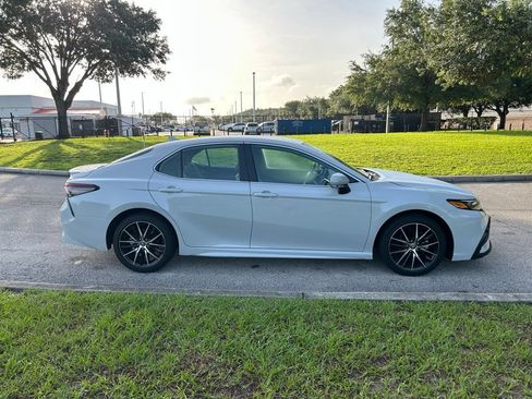 Used 2024 Toyota Camry SE FWD image 7
