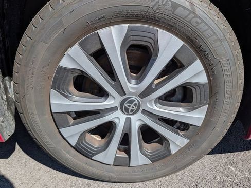 Used 2022 Toyota Prius Prime XLE FWD image 8